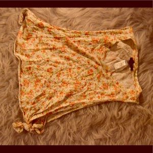 Sideless flower shirt